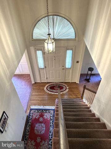 2801 DENBEIGH DR, Hatfield, PA 19440