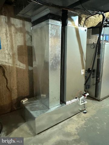 2801 DENBEIGH DR, Hatfield, PA 19440