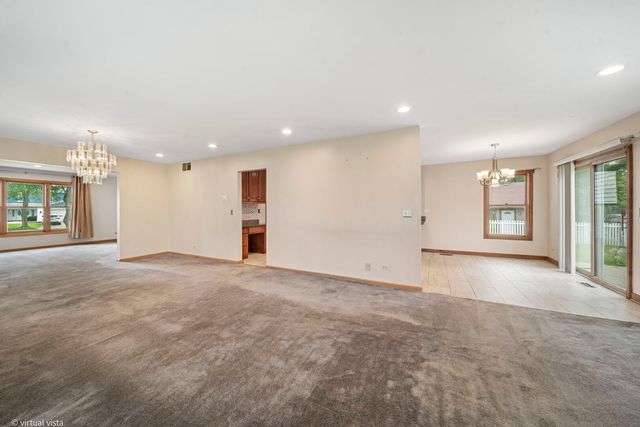 114 Wren Court, Glendale Heights, IL 60139