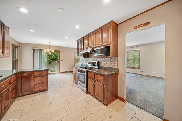 114 Wren Court, Glendale Heights, IL 60139