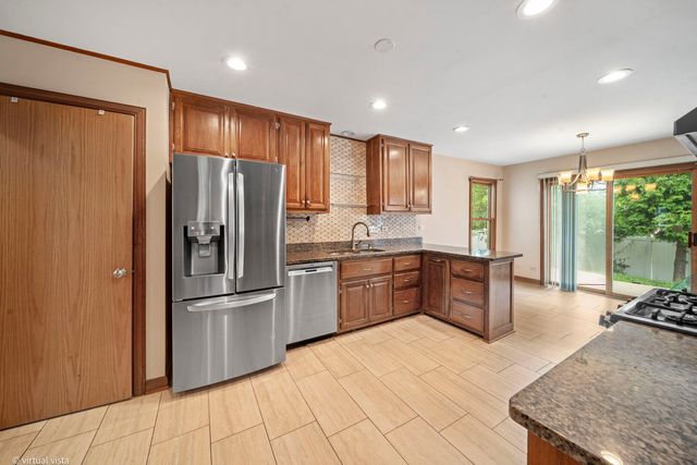 114 Wren Court, Glendale Heights, IL 60139