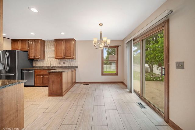 114 Wren Court, Glendale Heights, IL 60139