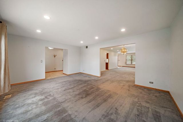 114 Wren Court, Glendale Heights, IL 60139