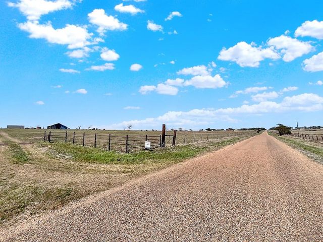 6446 Mensik Road, Schulenburg, TX 78956