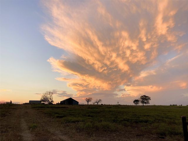 6446 Mensik Road, Schulenburg, TX 78956