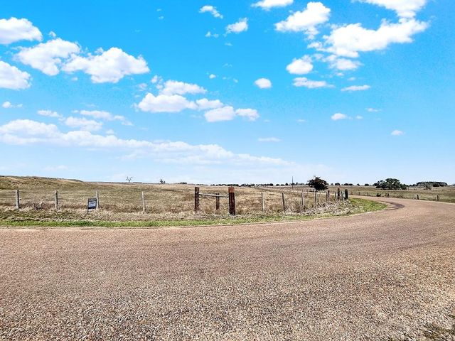 6446 Mensik Road, Schulenburg, TX 78956