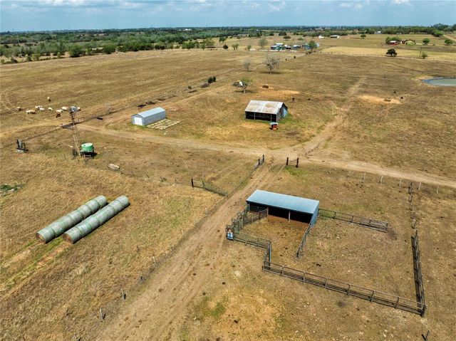 6446 Mensik Road, Schulenburg, TX 78956