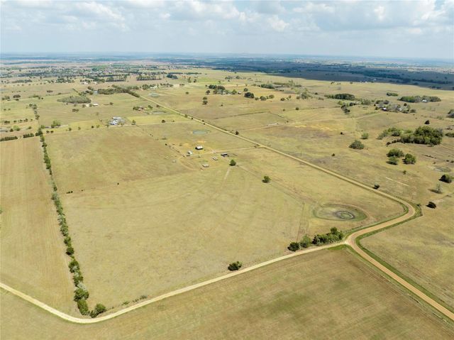 6446 Mensik Road, Schulenburg, TX 78956