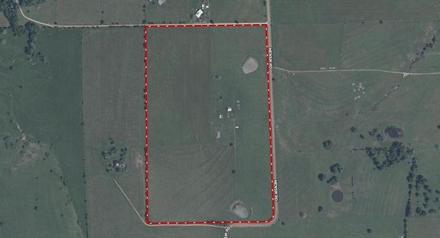 6446 Mensik Road, Schulenburg, TX 78956