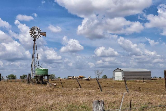 6446 Mensik Road, Schulenburg, TX 78956