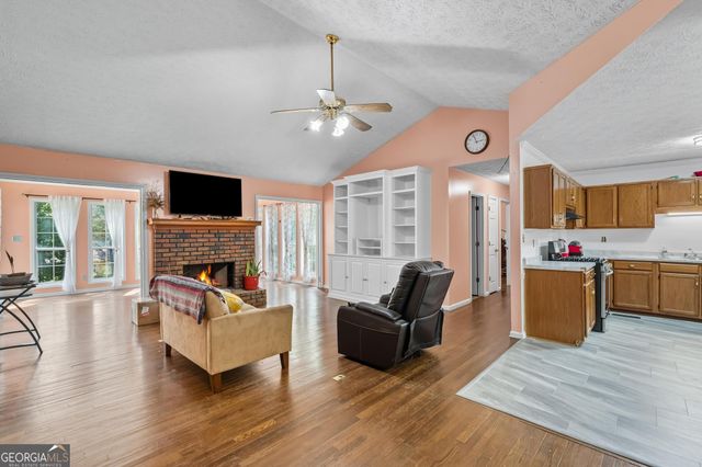 220 Daileys Plantation Drive, Mcdonough, GA 30253
