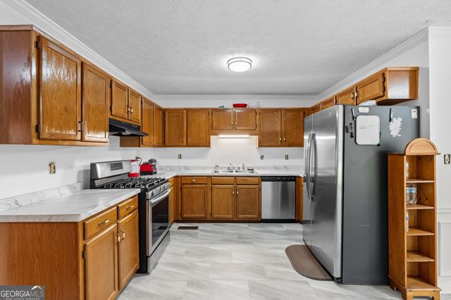 220 Daileys Plantation Drive, Mcdonough, GA 30253