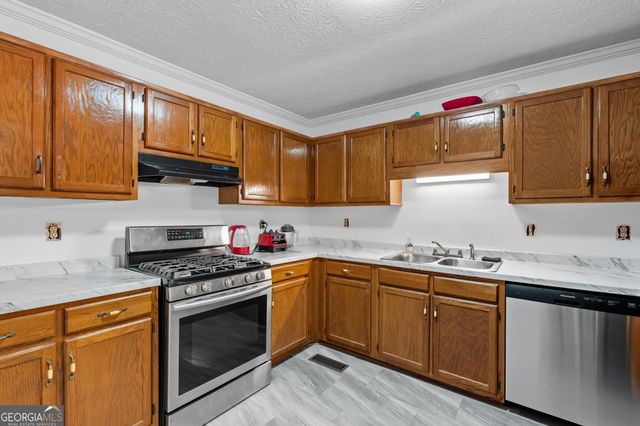 220 Daileys Plantation Drive, Mcdonough, GA 30253