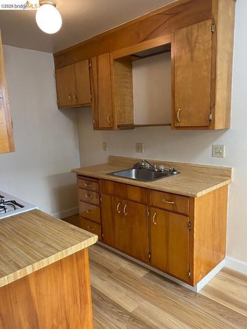 708 Solano Ave B, Albany, CA 94706