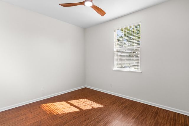 307 Noble Dr, Merced, CA 95348