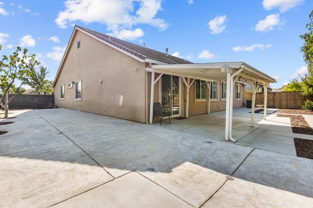 307 Noble Dr, Merced, CA 95348