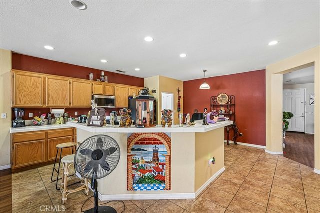 13572 Kitty Hawk, Victorville, CA 92392