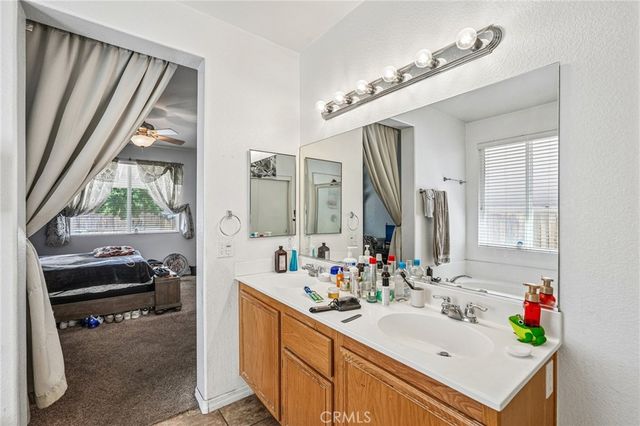13572 Kitty Hawk, Victorville, CA 92392