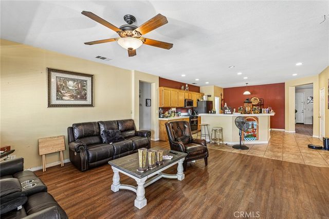 13572 Kitty Hawk, Victorville, CA 92392