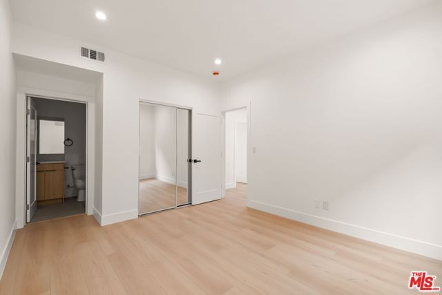 913 N Hobart Boulevard 2, Los Angeles, CA 90029