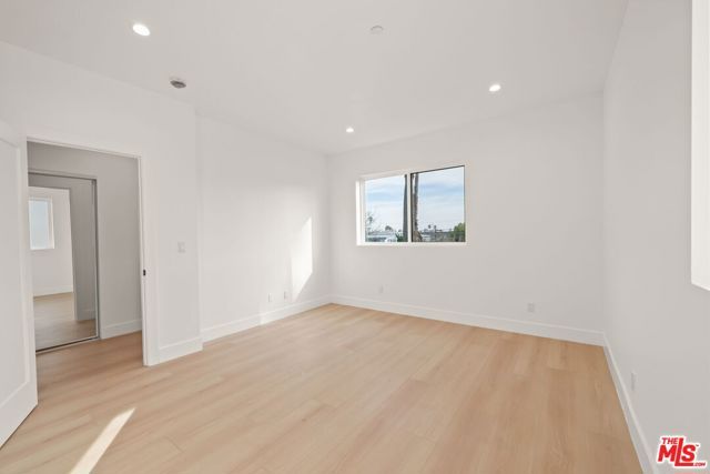 913 N Hobart Boulevard 2, Los Angeles, CA 90029