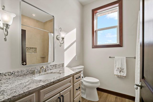 1013 Birch Avenue NE, Montgomery, MN 56069