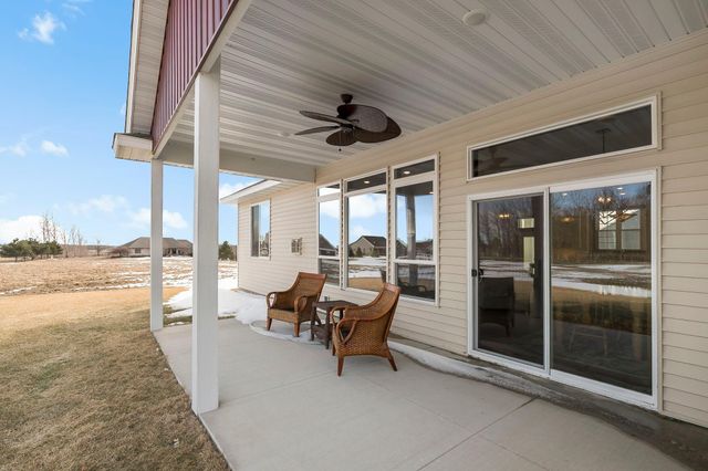 1013 Birch Avenue NE, Montgomery, MN 56069