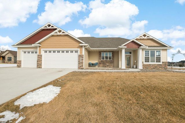 1013 Birch Avenue NE, Montgomery, MN 56069