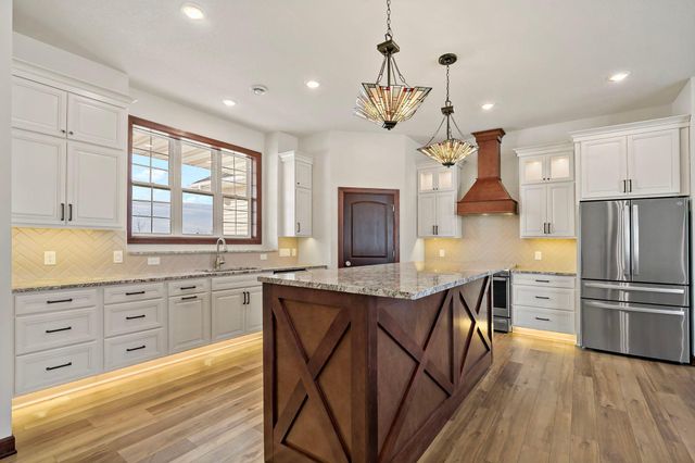 1013 Birch Avenue NE, Montgomery, MN 56069