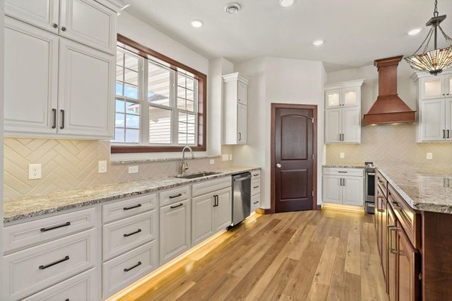 1013 Birch Avenue NE, Montgomery, MN 56069