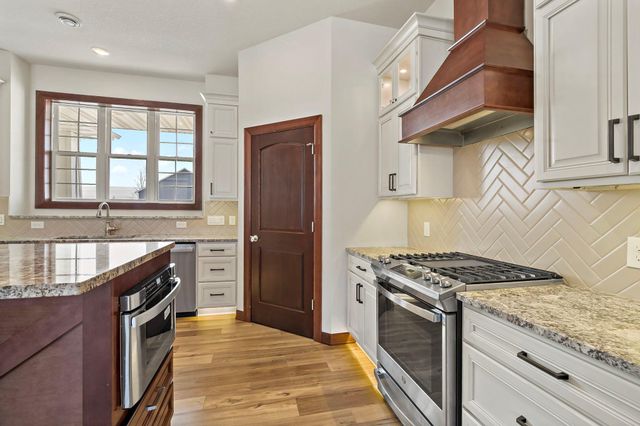 1013 Birch Avenue NE, Montgomery, MN 56069