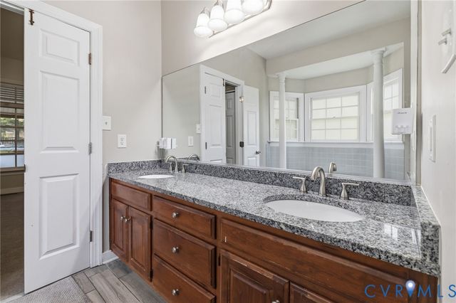 6110 Sedgefield Ter, Midlothian, VA 23112