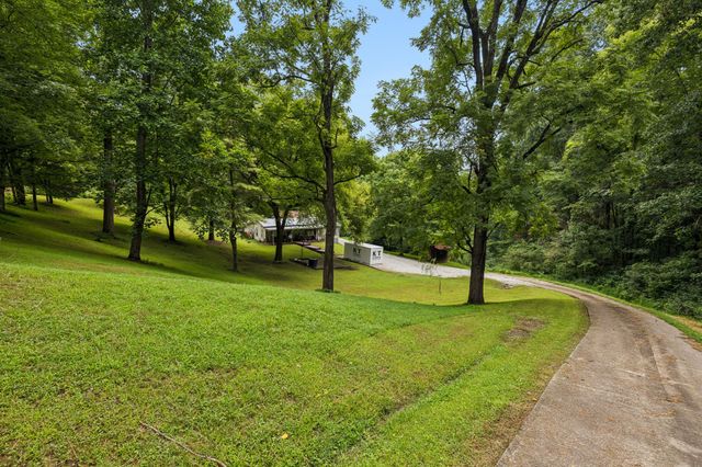 206 Gunter Ridge Rd, Pulaski, TN 38478