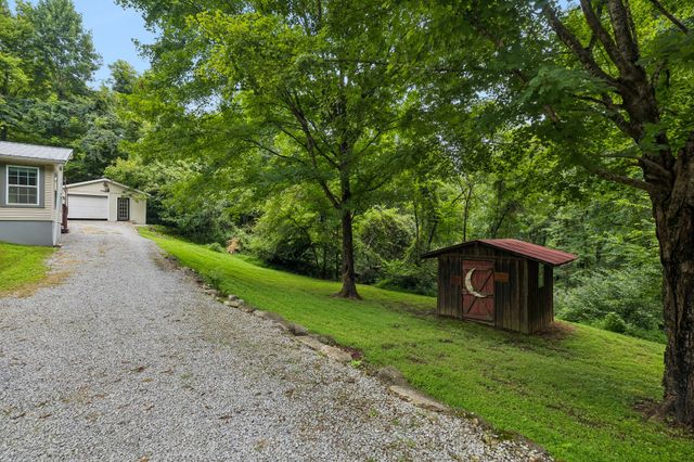 206 Gunter Ridge Rd, Pulaski, TN 38478