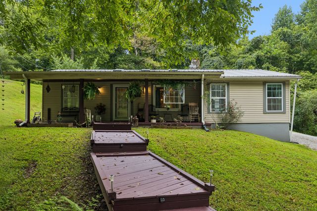 206 Gunter Ridge Rd, Pulaski, TN 38478
