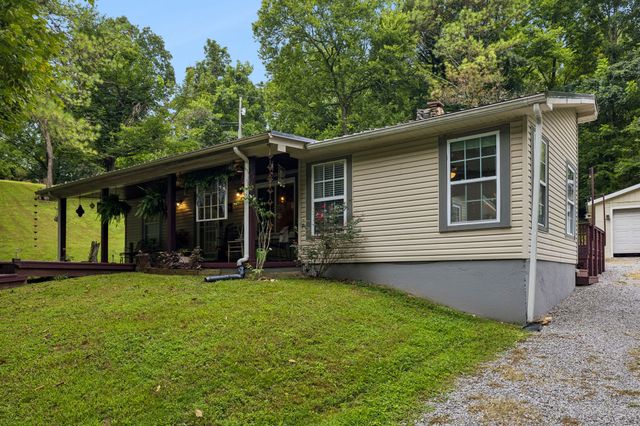 206 Gunter Ridge Rd, Pulaski, TN 38478