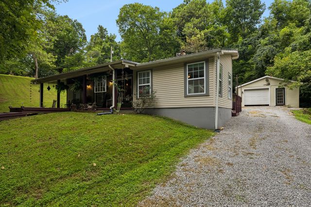 206 Gunter Ridge Rd, Pulaski, TN 38478