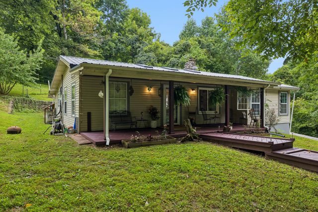 206 Gunter Ridge Rd, Pulaski, TN 38478