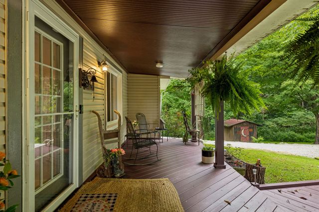 206 Gunter Ridge Rd, Pulaski, TN 38478