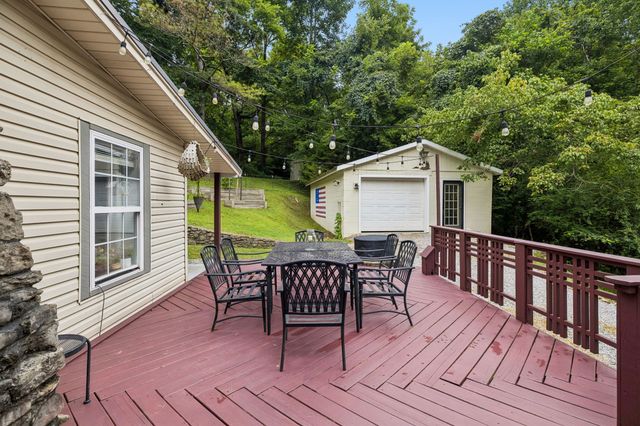 206 Gunter Ridge Rd, Pulaski, TN 38478