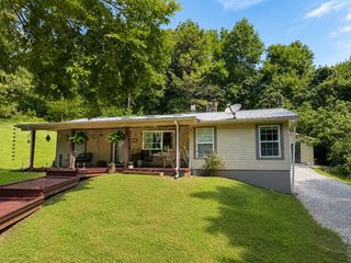 206 Gunter Ridge Rd, Pulaski, TN 38478