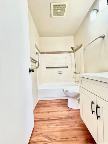 94-870 Lumiauau Street N204, Waipahu, HI 96797