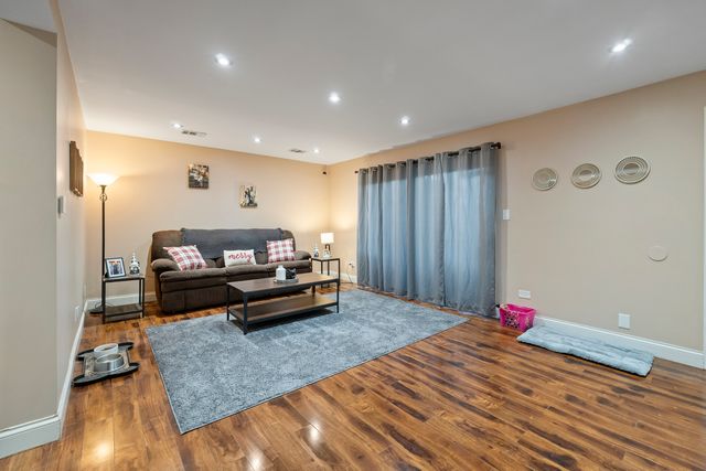 9645 S Harlem Avenue 1H, Chicago Ridge, IL 60415