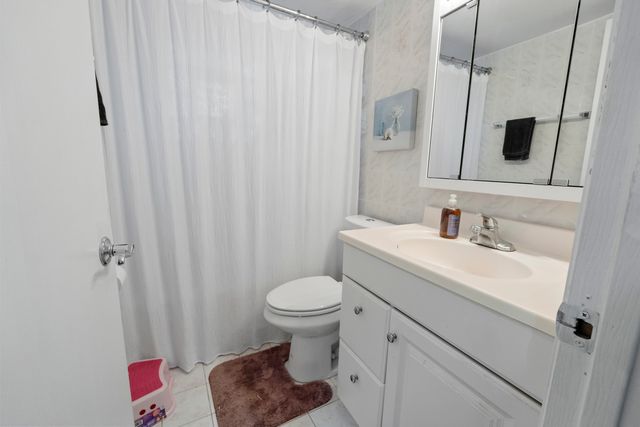 9645 S Harlem Avenue 1H, Chicago Ridge, IL 60415