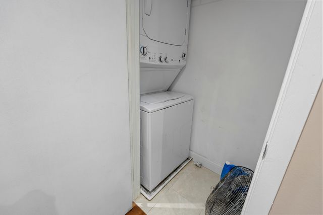 9645 S Harlem Avenue 1H, Chicago Ridge, IL 60415