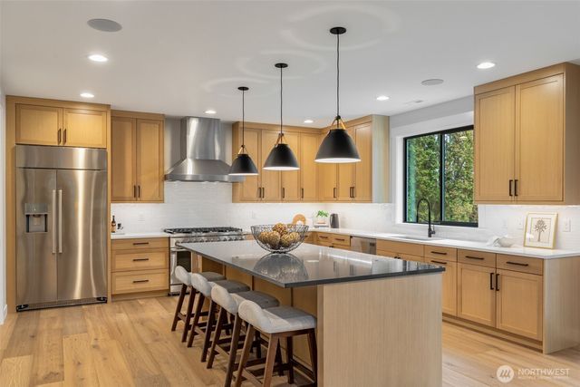 6223 43rd Avenue NE, Seattle, WA 98115