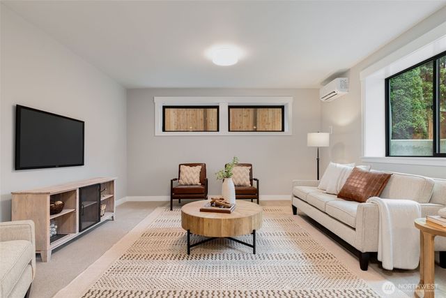 6223 43rd Avenue NE, Seattle, WA 98115