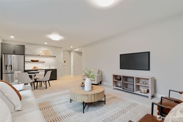 6223 43rd Avenue NE, Seattle, WA 98115