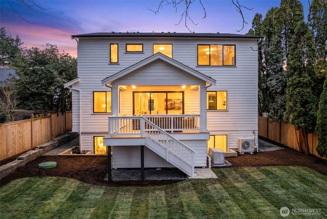 6223 43rd Avenue NE, Seattle, WA 98115