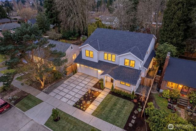 6223 43rd Avenue NE, Seattle, WA 98115